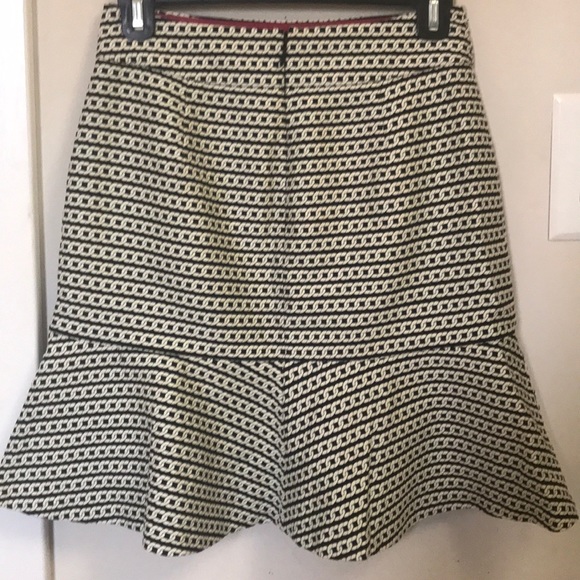 LIKE NEW Banana Republic Jacquard Skirt - 00P - Picture 3 of 6